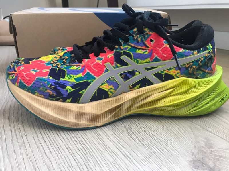Asics Novablast 3 Lite-Show buty do biegania po asfalcie kolorowe 40