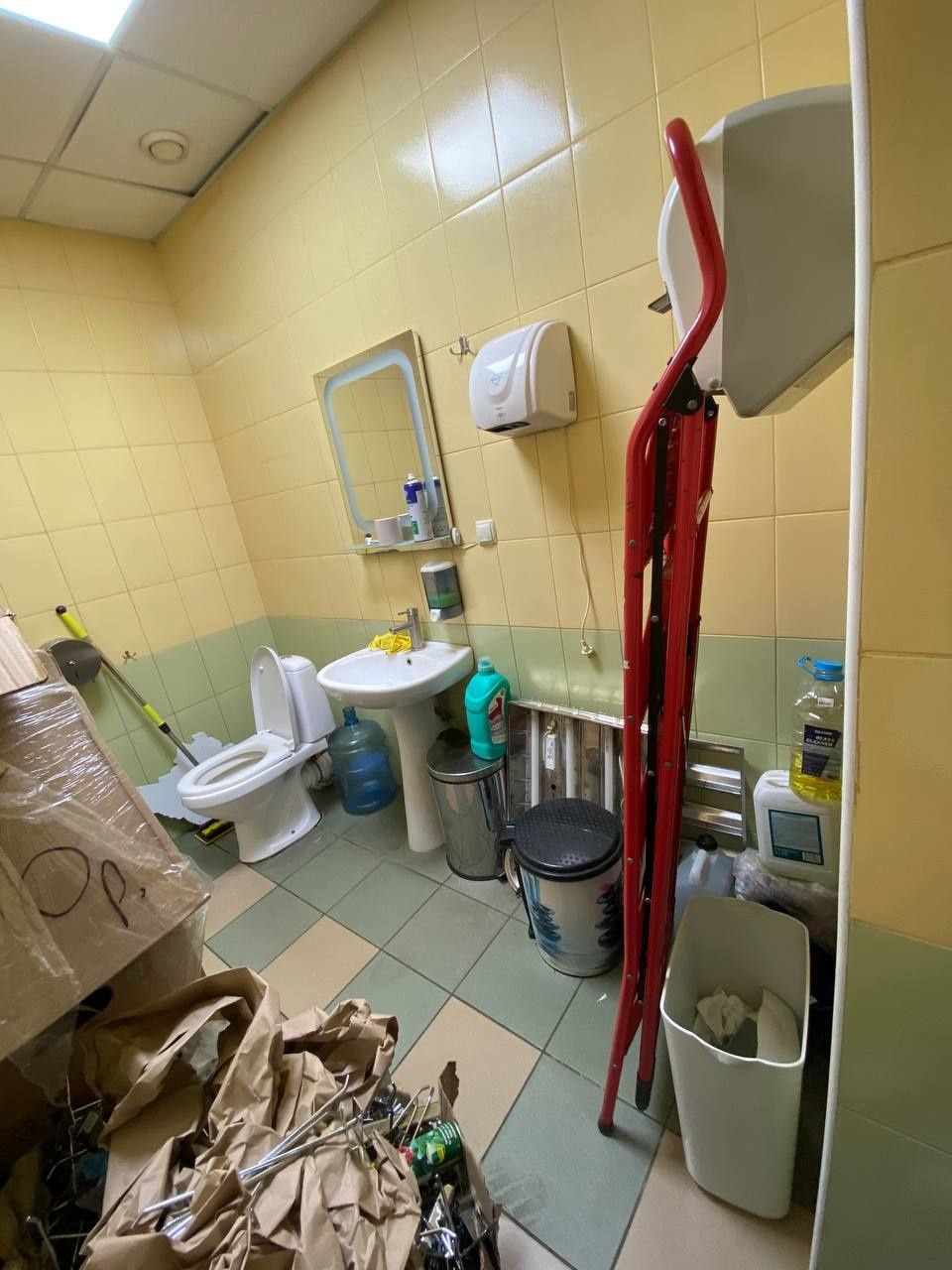 Здам в оренду приміщення 250м2, вул Якіра (Тюрінська)