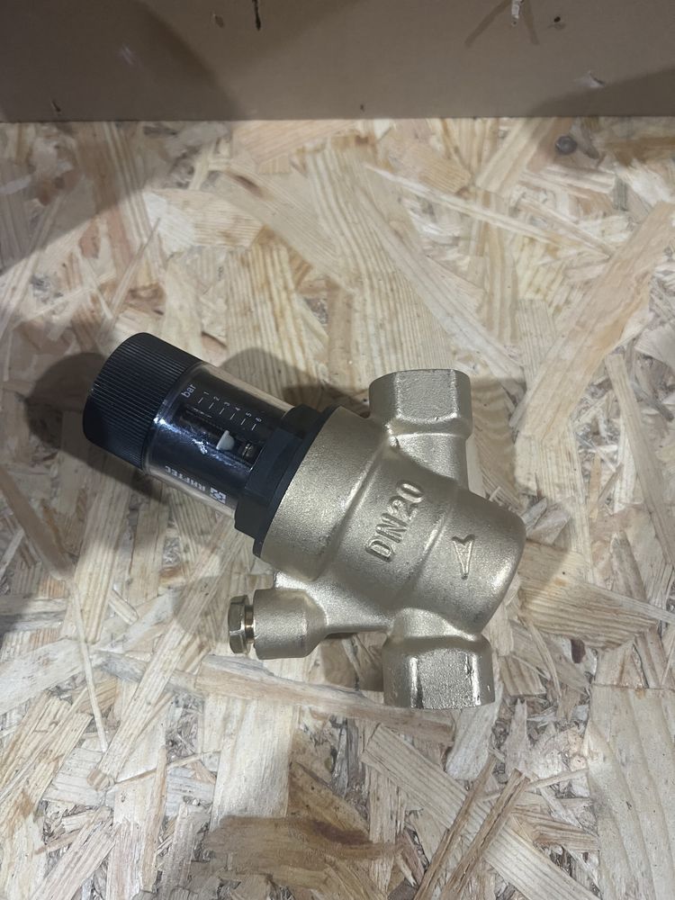Редуктор давления воды Raftec 3/4"'. Редуктор тиску