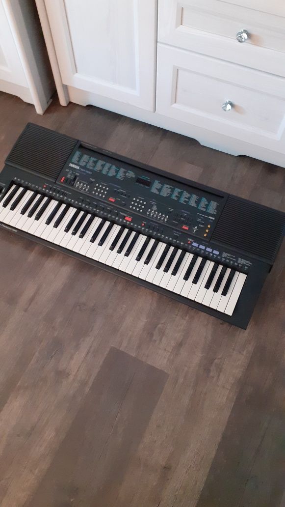 Yamaha PSR-500..