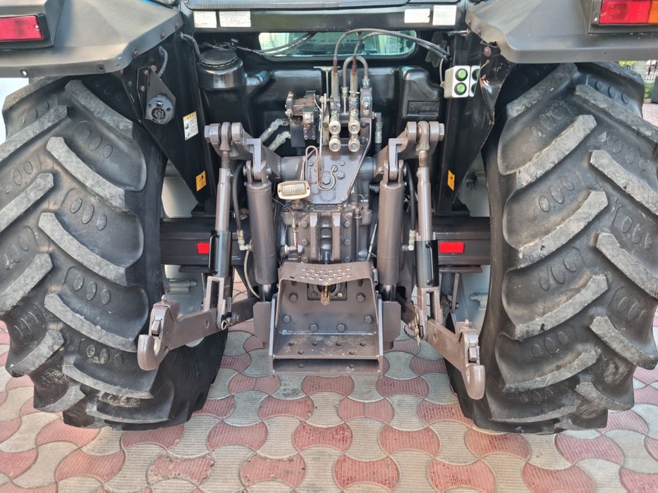 Японський трактор Iseki BigT 883