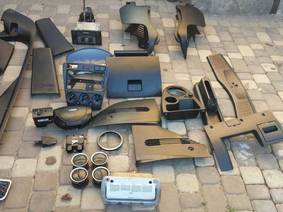 Пластик салона, карти дверей, обшивка  для  FORD FUSION /2002-2012/