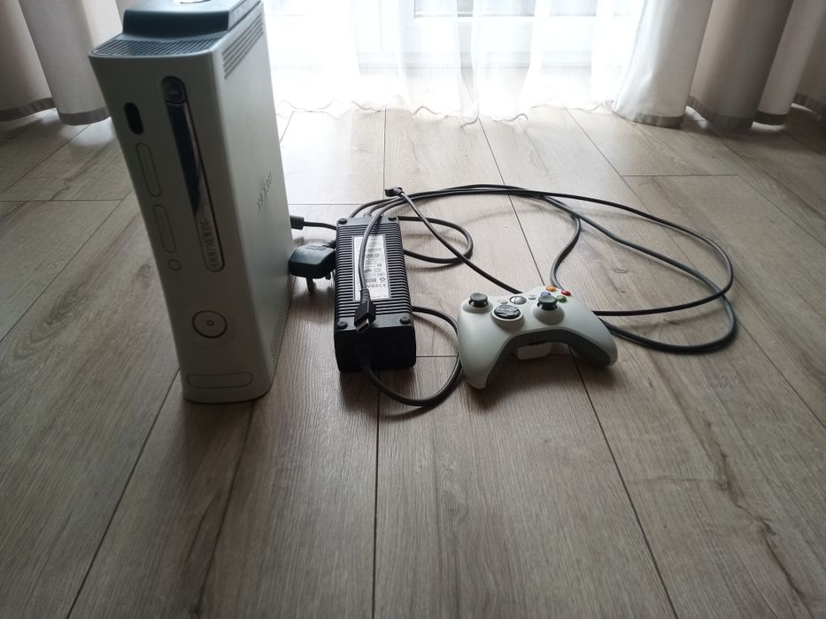 Xbox 360 z Padem i kinectem
