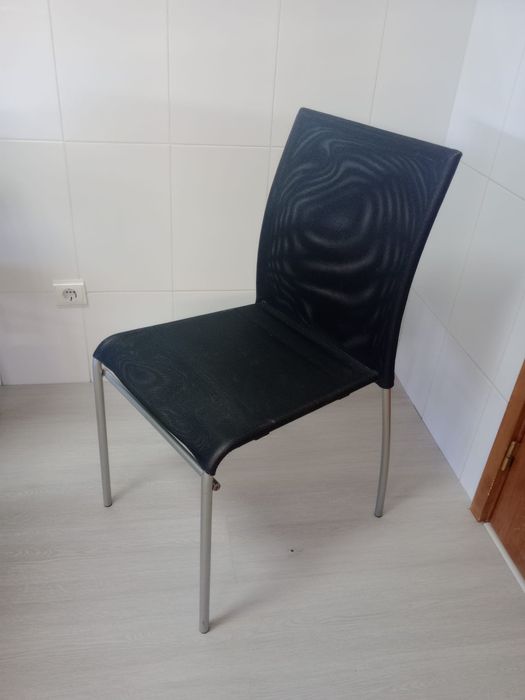 Cadeiras em preto