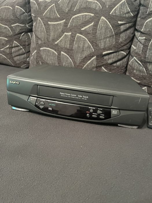 Leitor de cassetes para peças