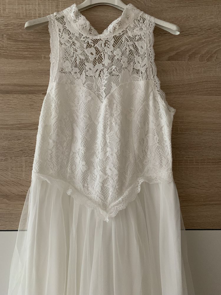 Długa biała suknia M