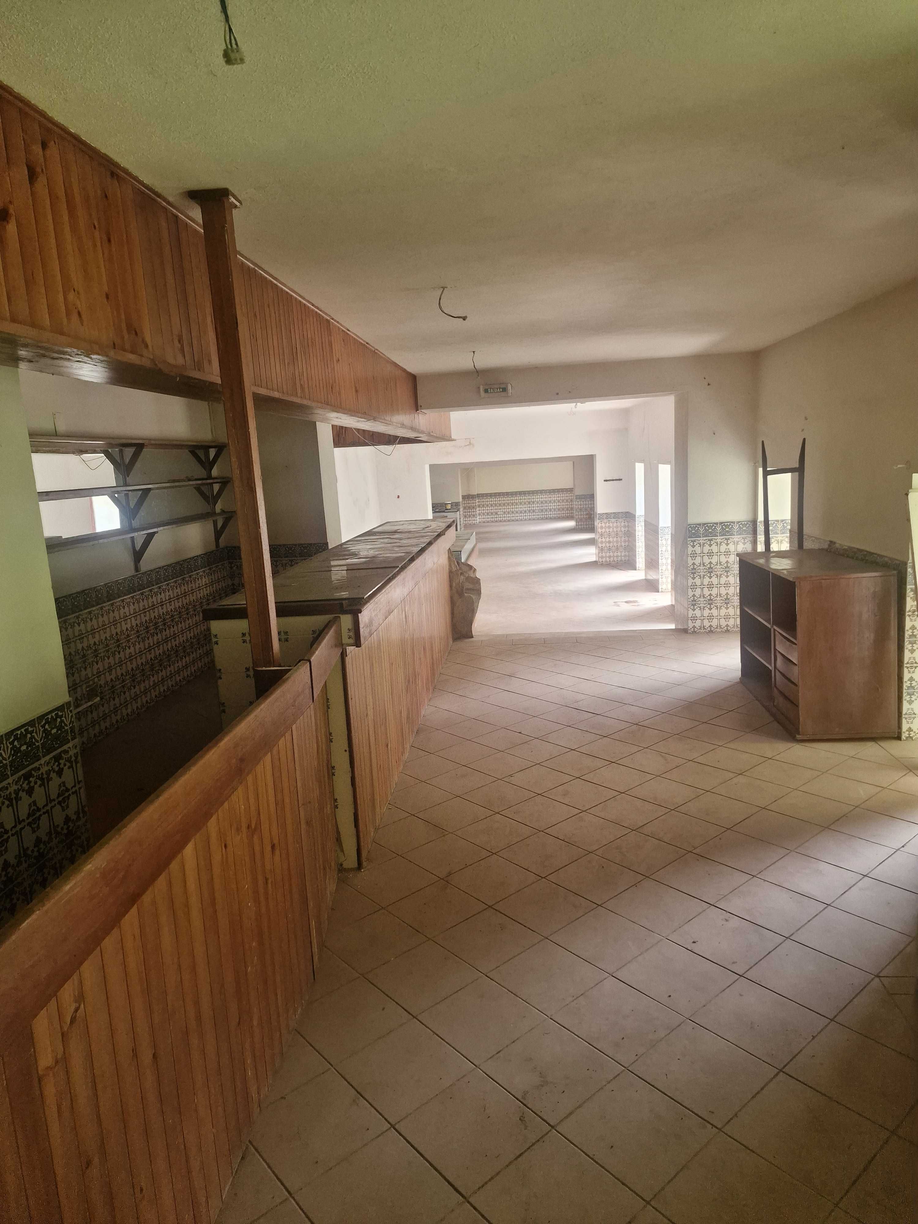 480 Metros de espaço com 7 casas de banho