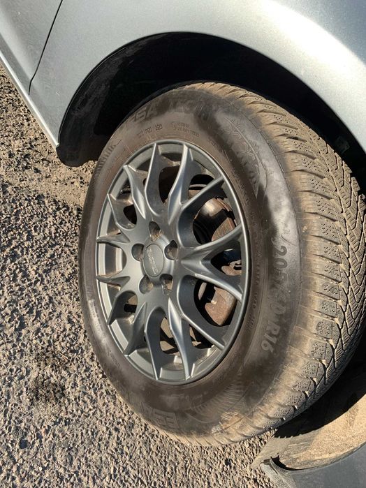 Opel Astra Sports Tourer 2011 1.6л