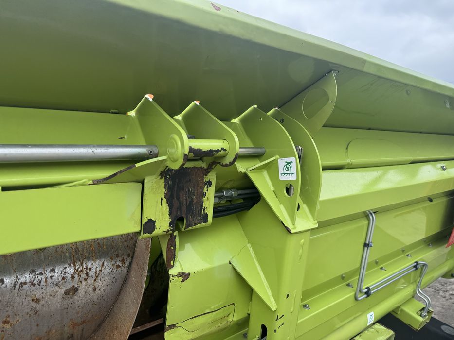 Продам жатку Claas V1050