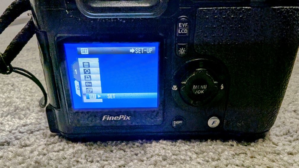 Aparat Fuji finepix s5600 + xd 512mb