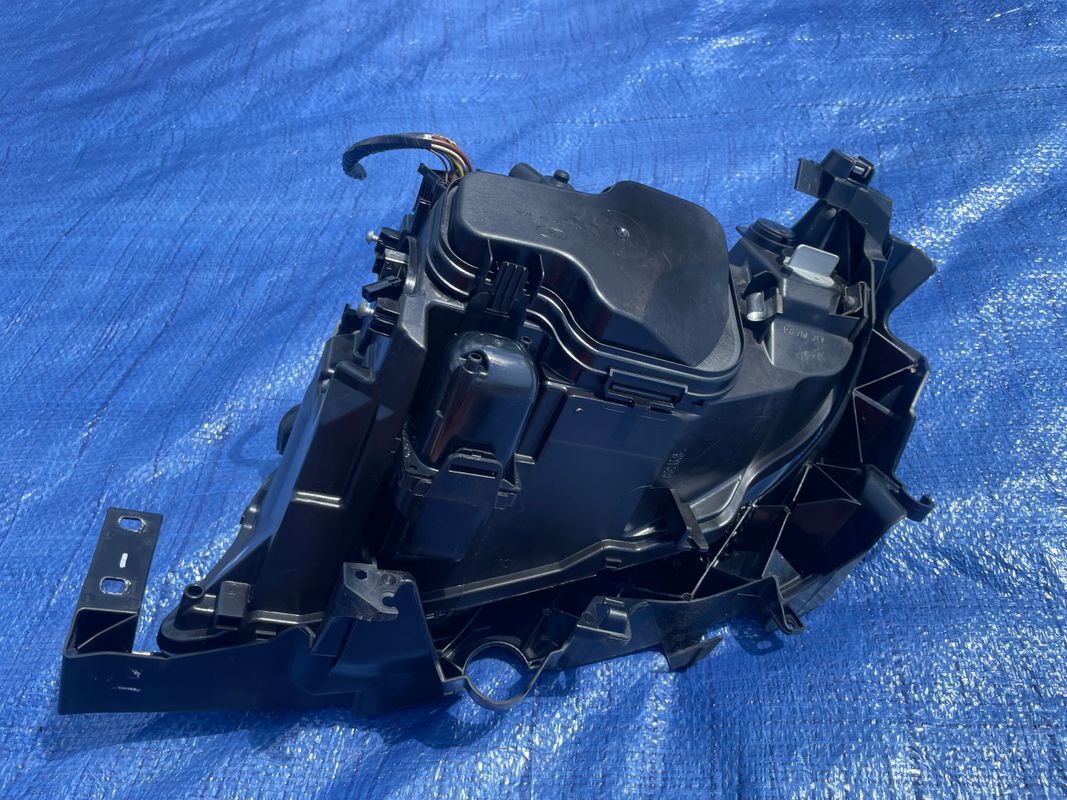 Reflektor Prawy Lampa Prawa Przód Bi-xenon Xenon Bmw E90 E91