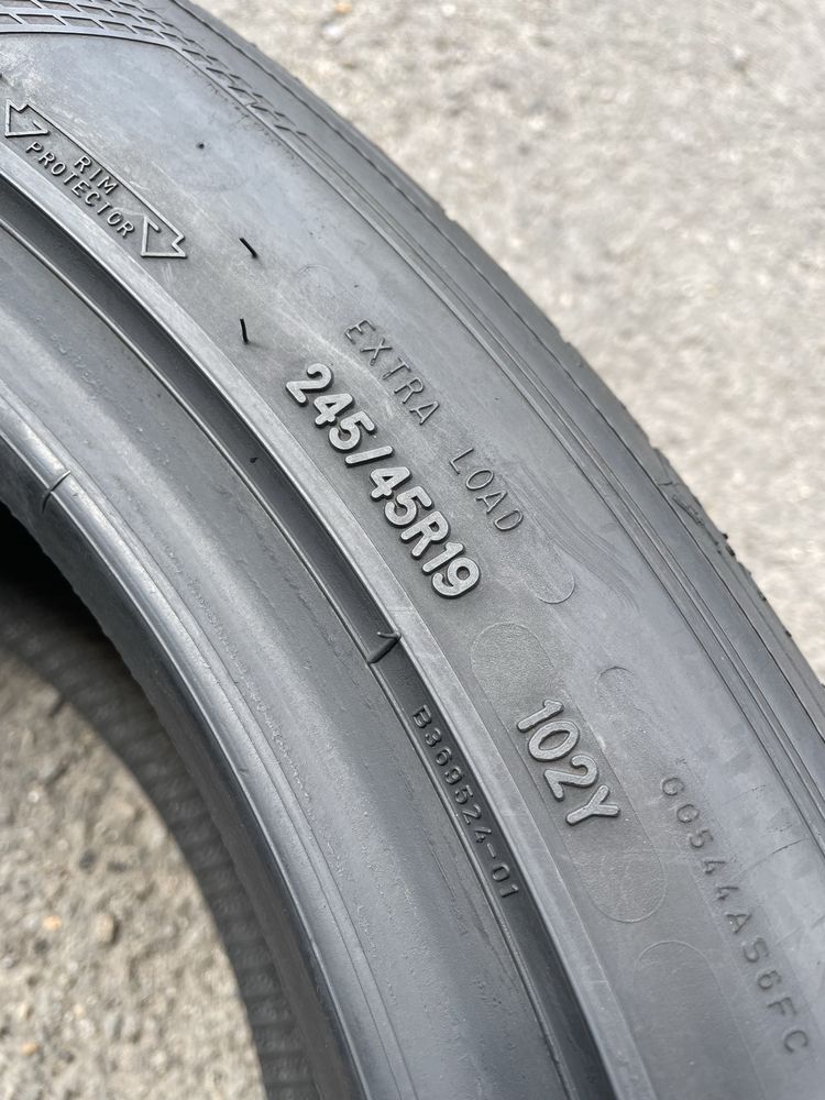 245/45 R19 Goodyear Eagle F1/ Germany/ 2шт./ як нові