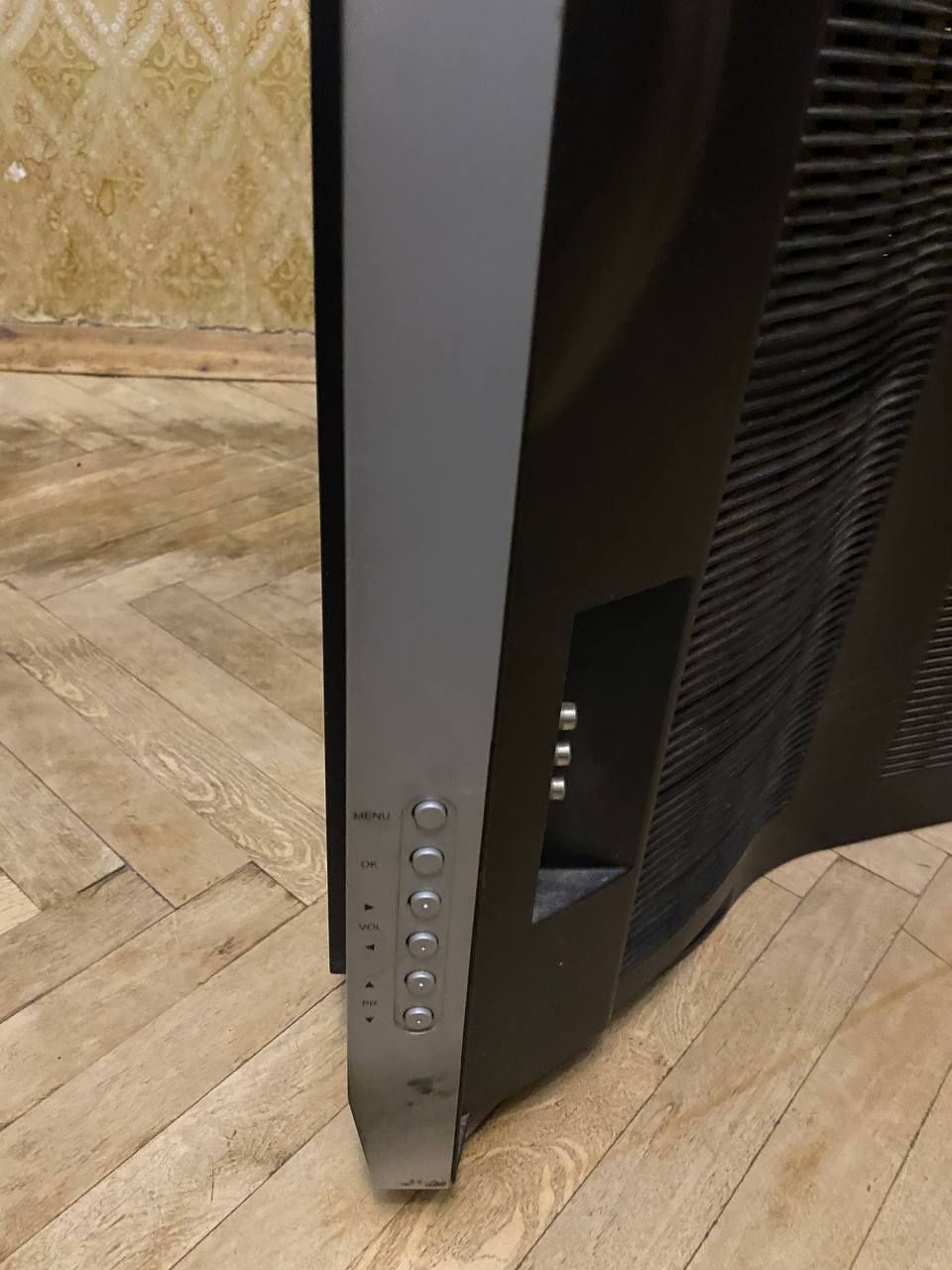 Телевізор LG 28 см