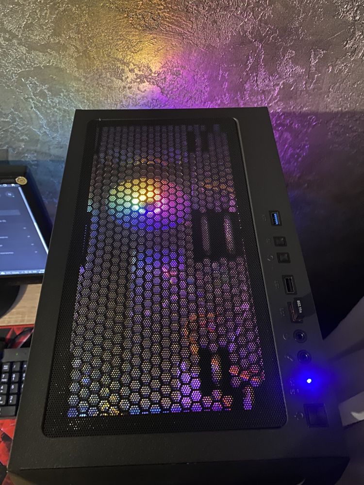 Ryzen 5 3600 GTX 1080 8gb, 16gb ddr4,ssd 240 hdd 2Tb