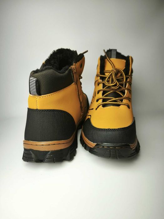 Buty zimowe męskie nowe ocieplane wytrzymałe z zamkiem 42