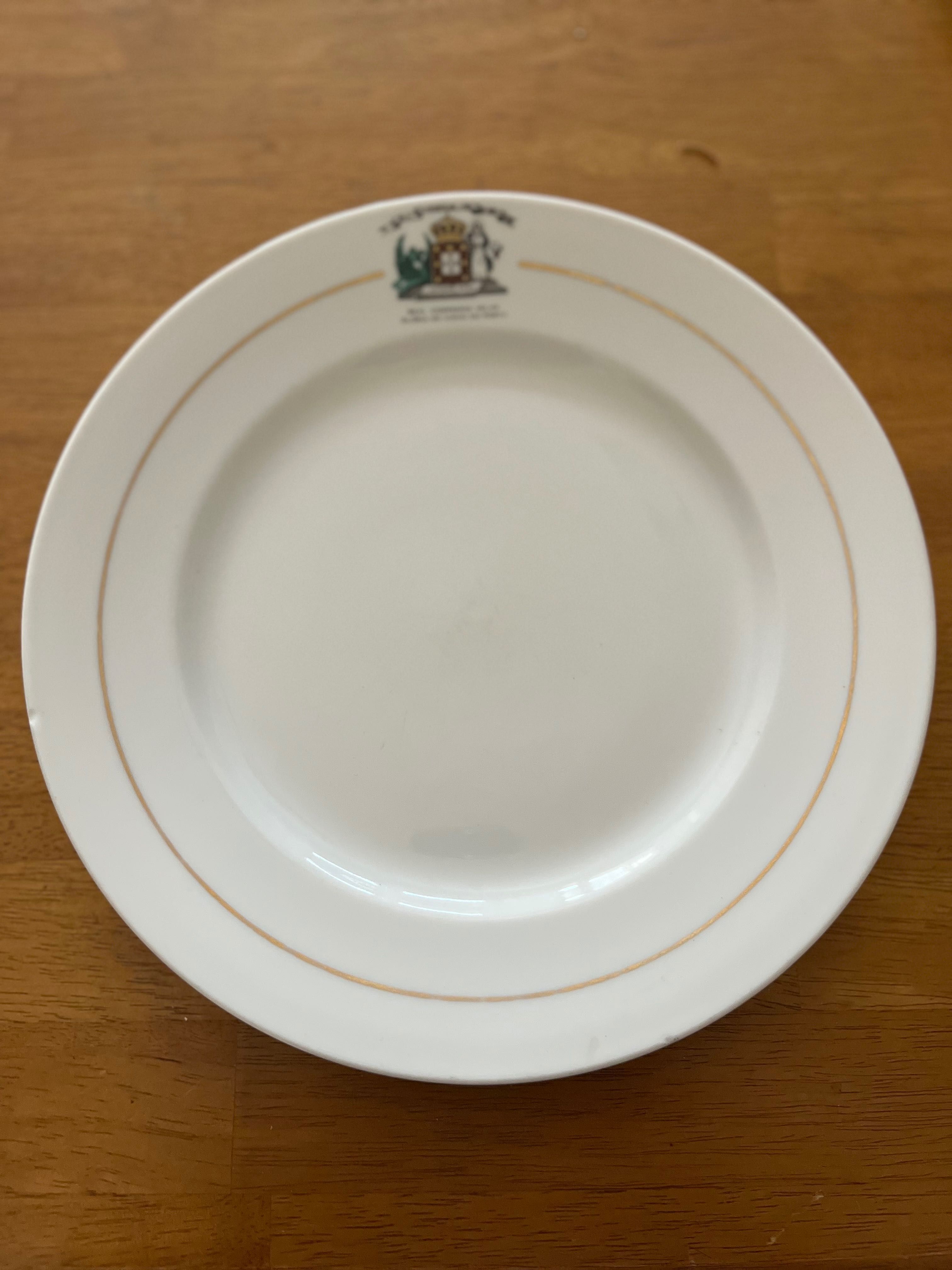 Conjunto de pratos “Real Companhia Velha” da Vista Alegre