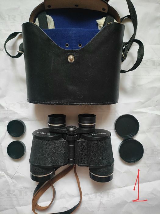 Бинокль      старый.