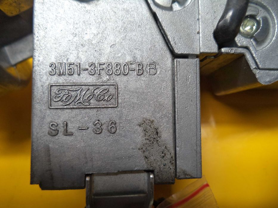 Замок зажигания Ford Focus 2 з 04-11 р.в.  3M51-3F880-BB