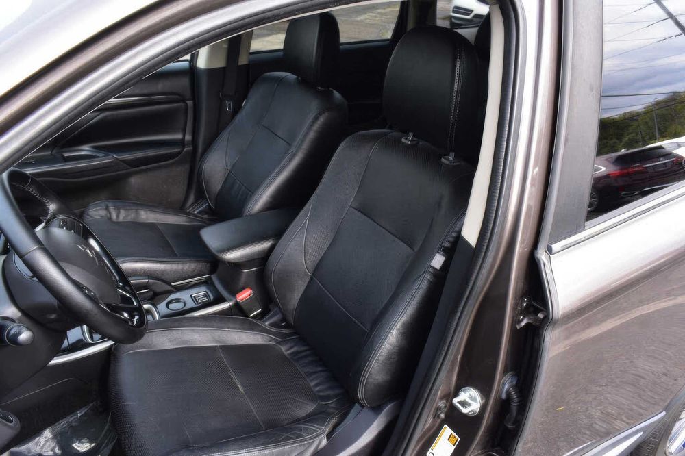 Mitsubishi Outlander      2018