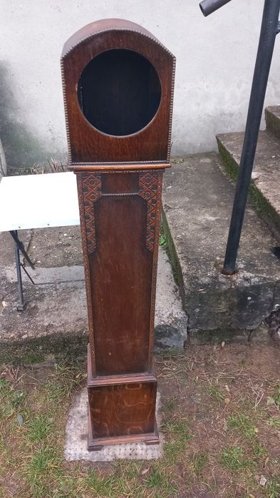 Stary angielski stojący zegar skrzynia