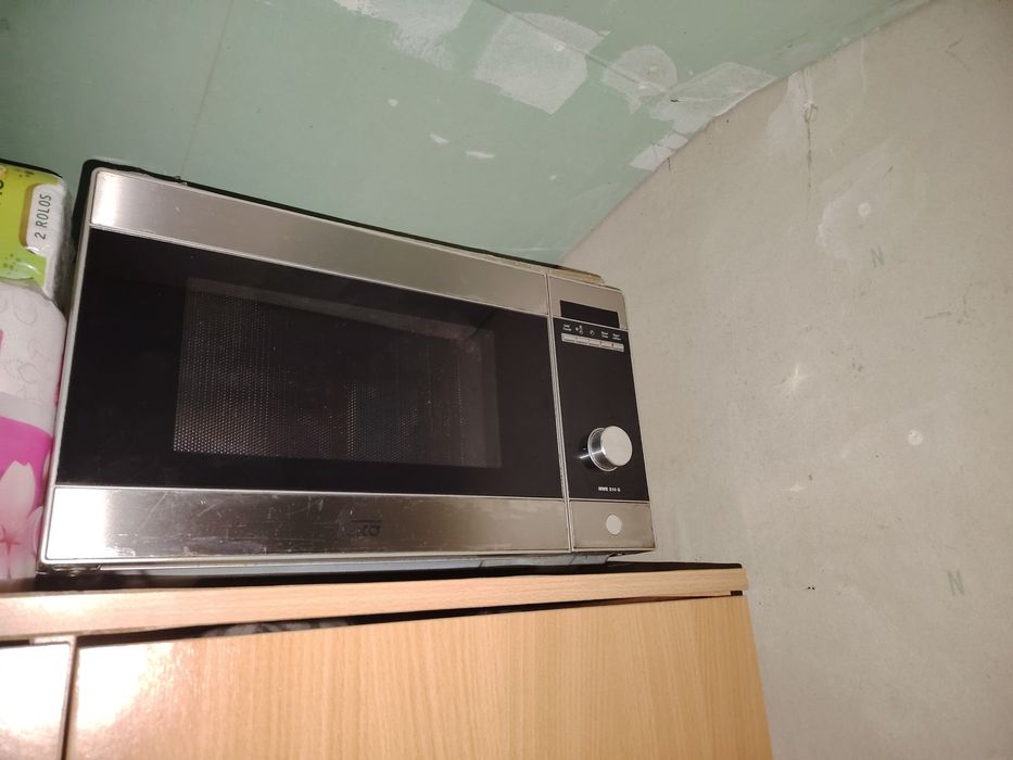 Microondas a funcionar perfeitamente é microondas e forno