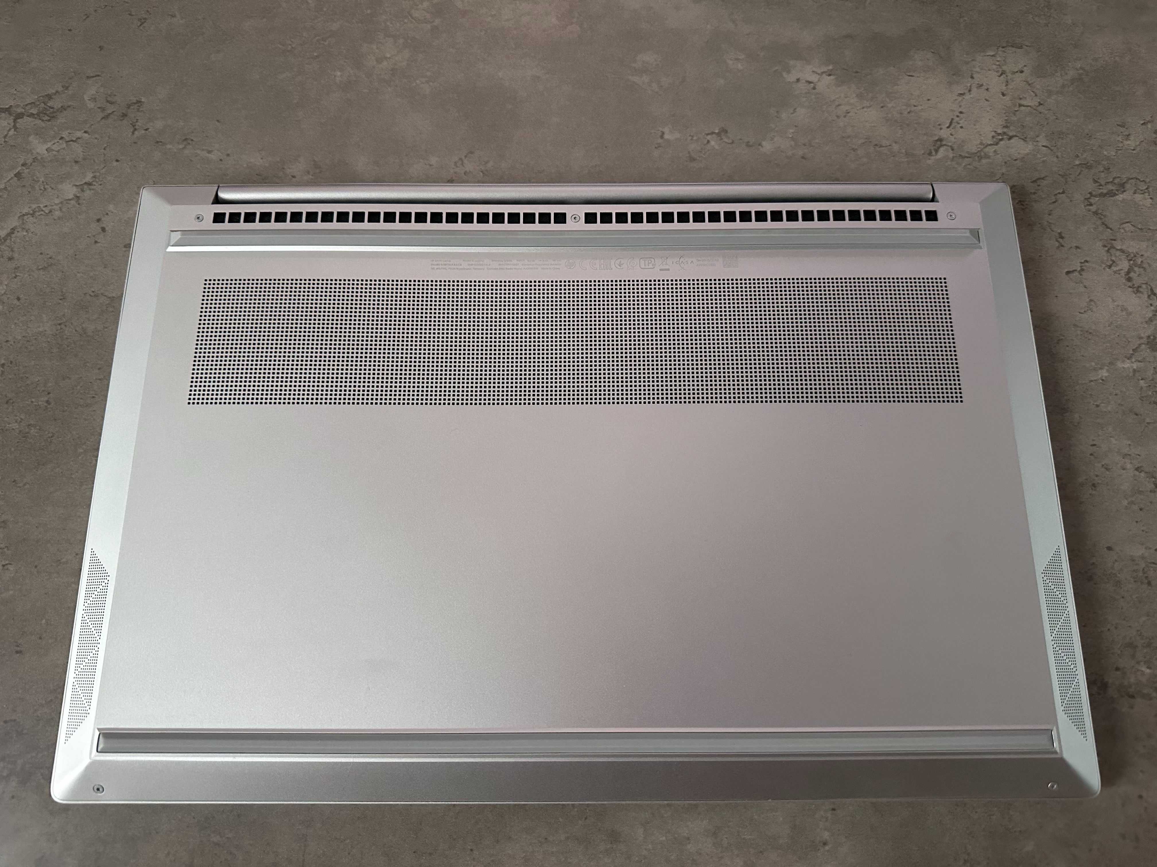 HP Envy Laptop 15-ep0017ur (1U9K0EA) (i7-10750H/32/2Tb SSD/2060 Max-Q)