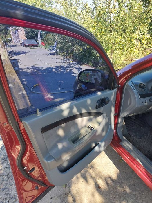 Автомобиль Шевроле Лачети