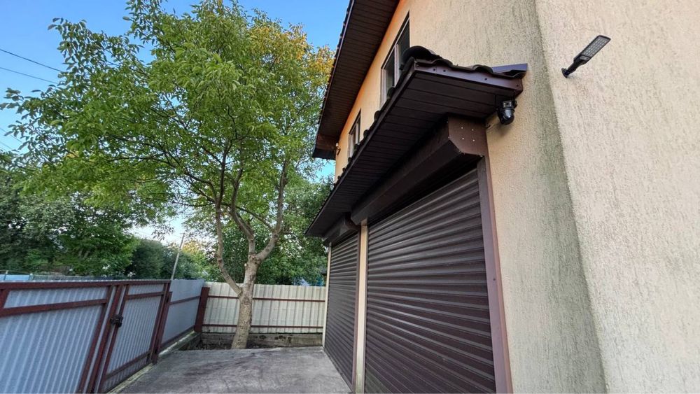 Будинок з садом + город