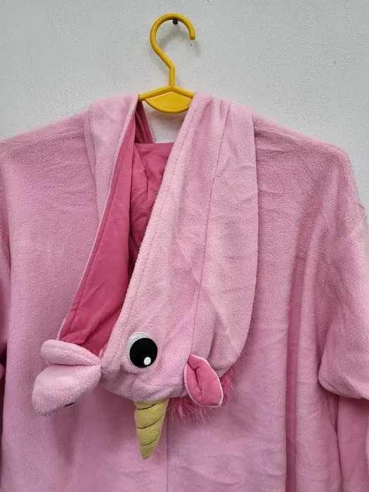 Strój przebranie onesie różowy Jednorożec rozmiar 130 cm. G007