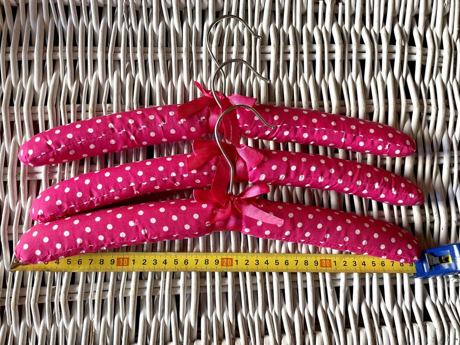 Conjunto 3 cabides p roupa de criança