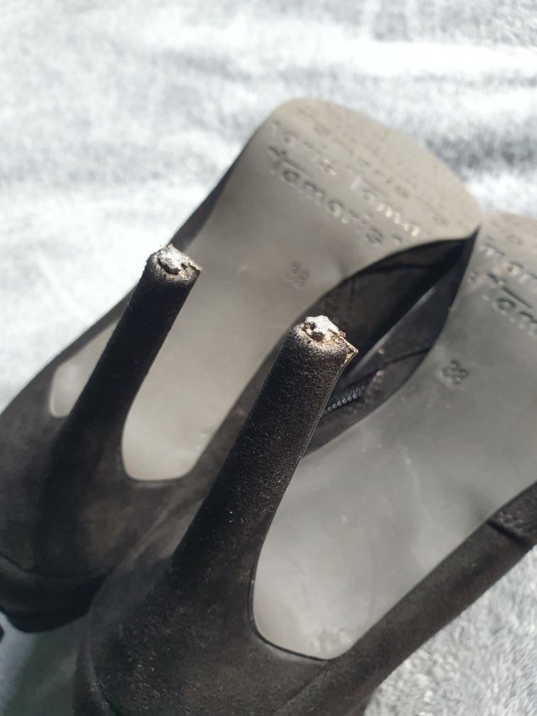 Buty zamszowe botki za kostkę szpilki czarne ażurowe Tamaris r. 38