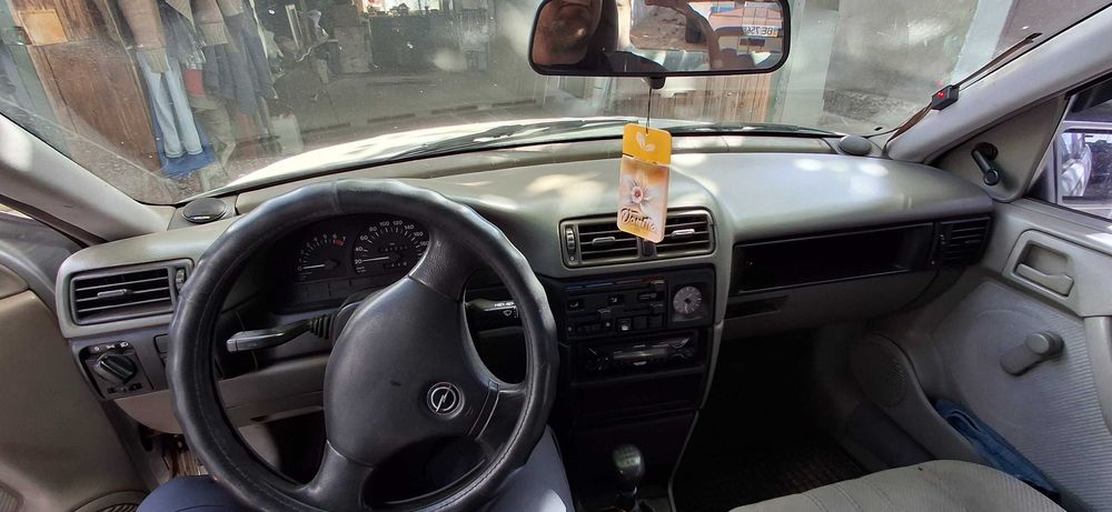 Опель вектра А 2.0 литра бензин