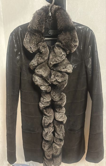 Шкіряна куртка жіноча