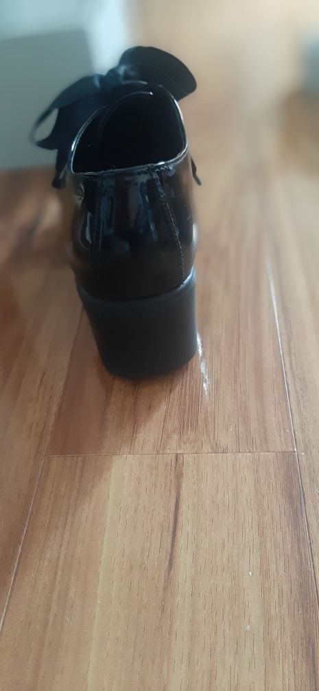 Buty  damskie oxfordy Wojas
