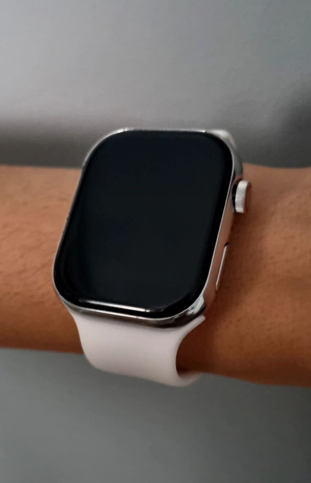 Smartwatch srebrny