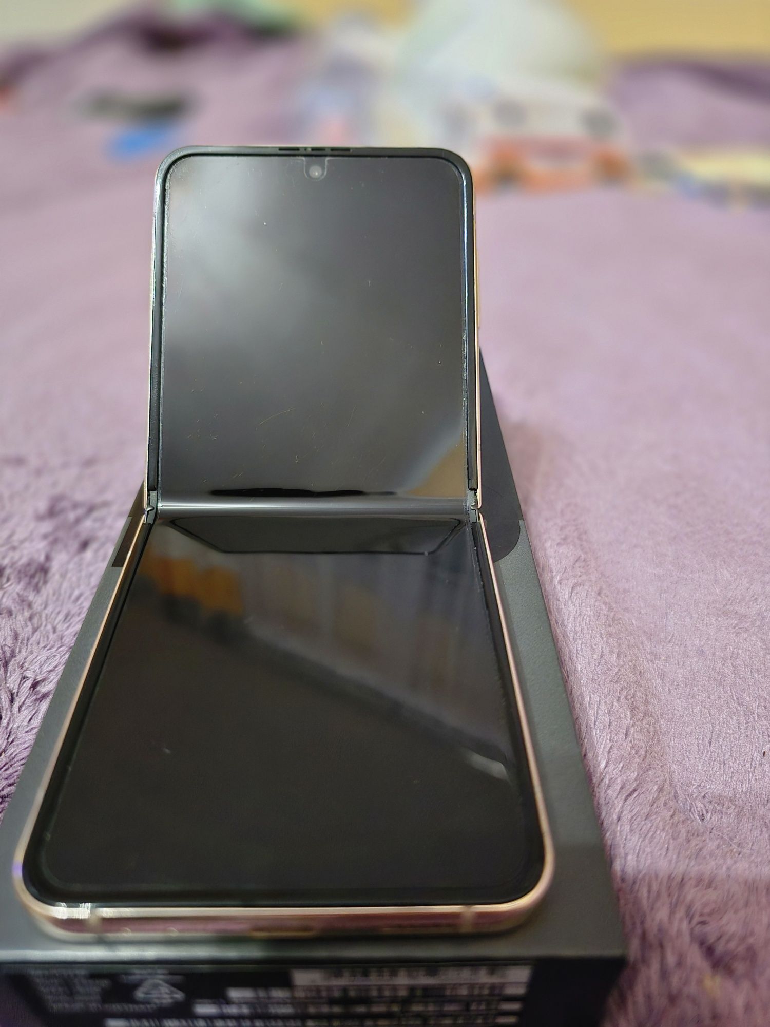 Samsung Galaxy flip 4, 5G 256 GB (rok Gwarancji )