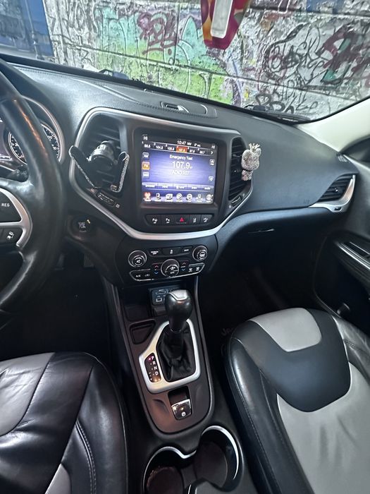 Продам Jeep Cherokee 2014 p, в гарному стані