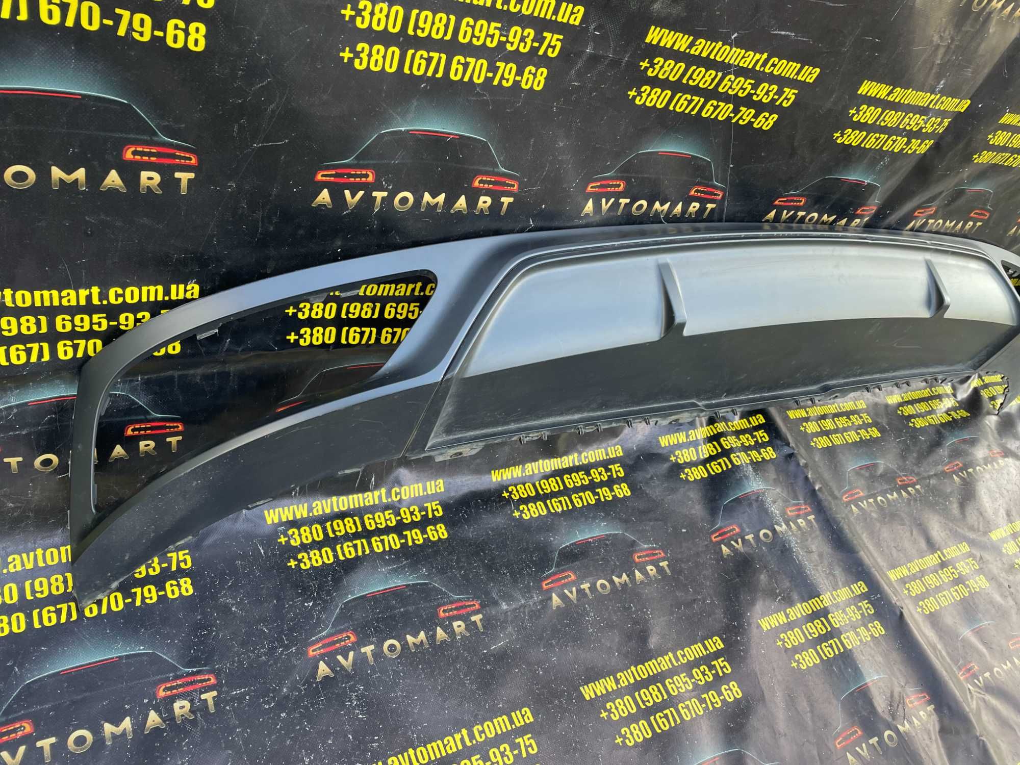 Бампер задній нижня частина AUDI Q8 S-LINE 4m8807941c 4m8807521c