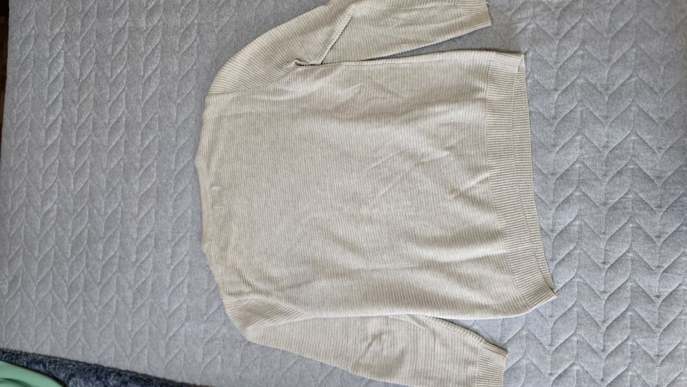 Camisola Pull & Bear Tamanho M
Cor: branco creme
Em ótimo estado