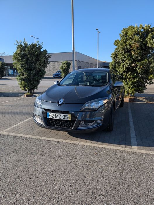Renault Megane cinzento
