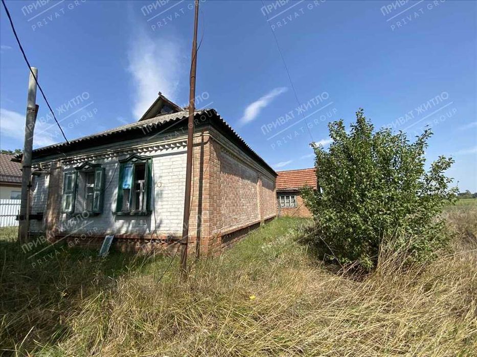 Будинок з великою ділянкою біля лісу!