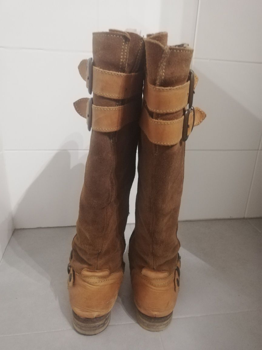 Botas de pele cano alto