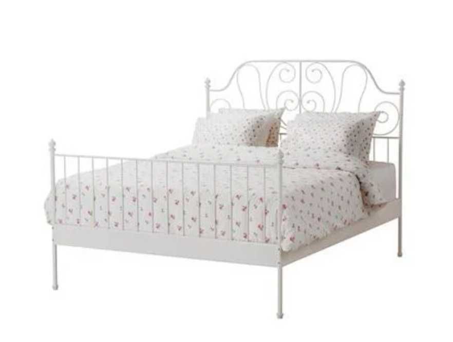 Cama de Casal Ikea Leirvik em ferro branco com estrado