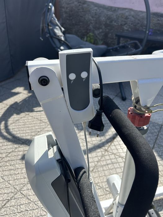 Elevador Hidraulico Motek para idosos