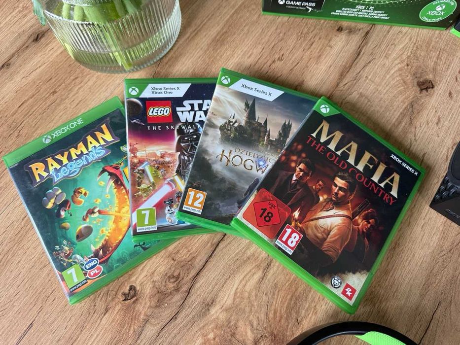 XboX Series X, 3x pad, pad elite, 4 gry, headset JBL, rok gamepass