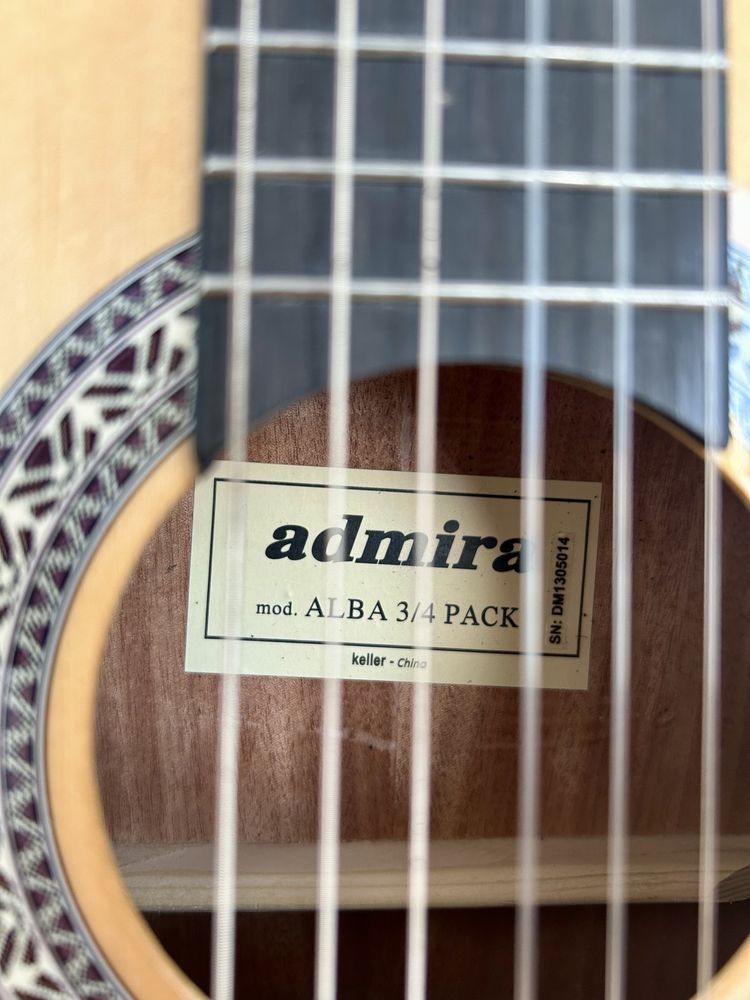 Guitarra 3/4 Admira com saco