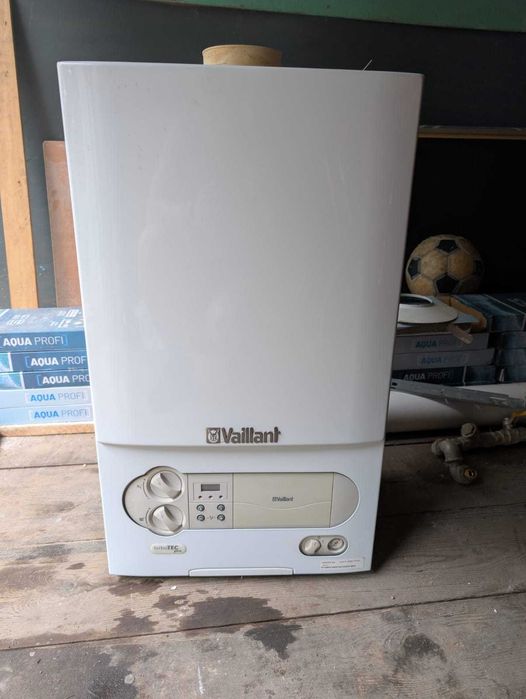 Kocioł gazowy dwufunkcyjny Vaillant VUW PL 202/3-3 M R1 turboTEC pro
