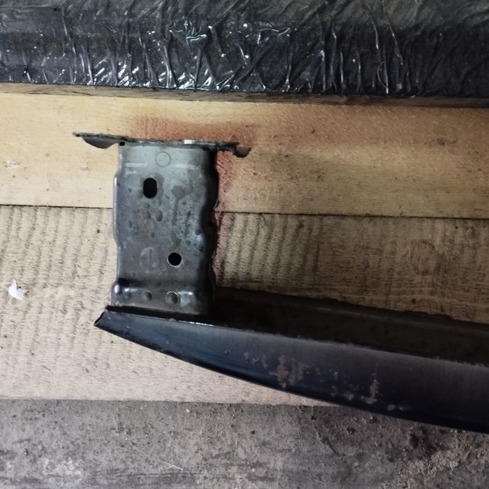 Belka wzmocnienie zderzaka tył skoda octavia kombi 2015 ze śrubami OEM