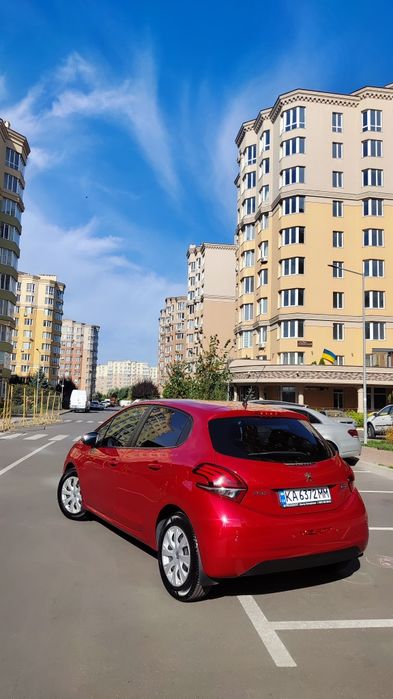Aвтомобіль Peugeot 208