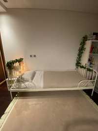 Cama IKEA extensível com estrado e colchão